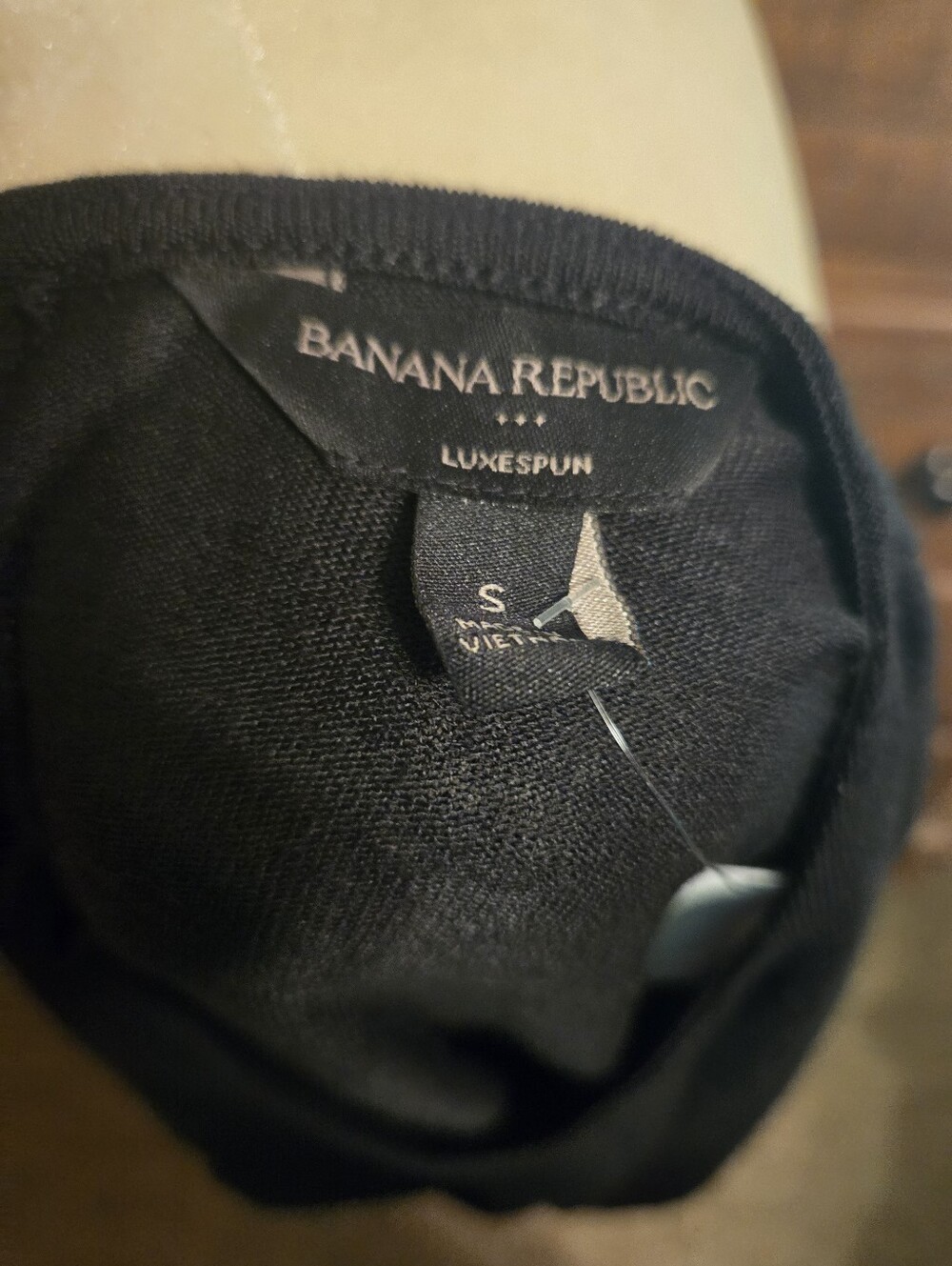 Banana Republic Black Lightweight Sweater Size S. NWT - Picture 5 of 7